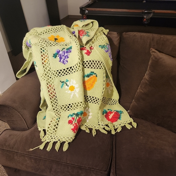 Vintage Crochet Blanket in Lime Green - Picture 2 of 6